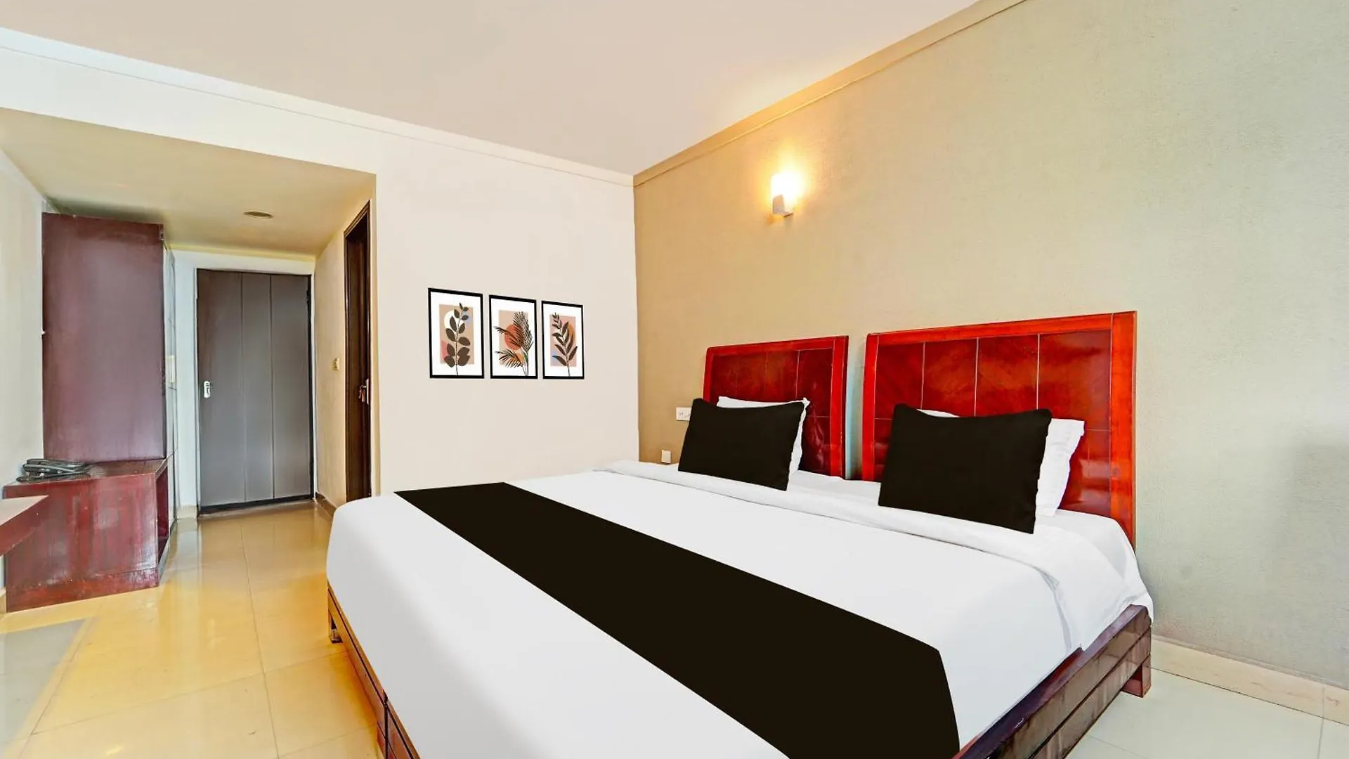 Super Collection O Alappuzha Town Hotel