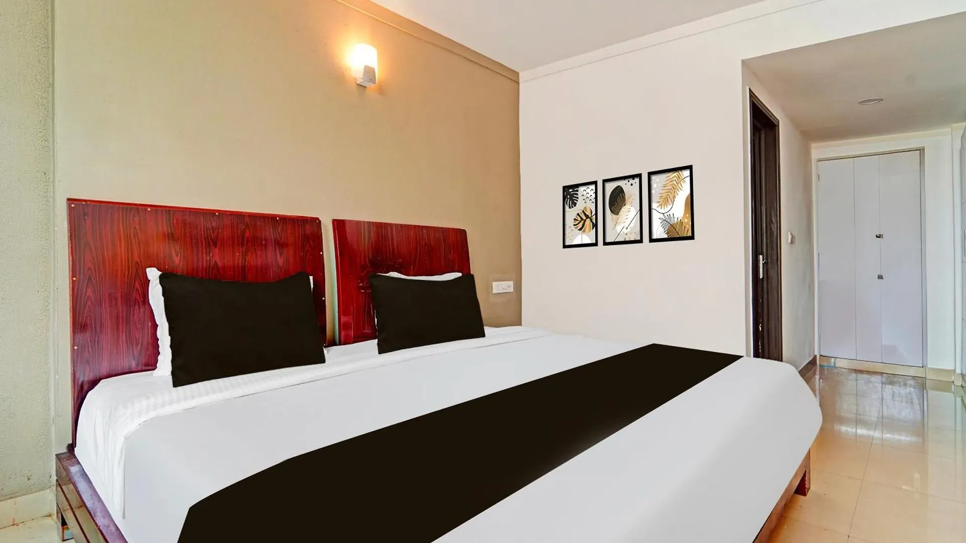 Super Collection O Alappuzha Town Hotel India